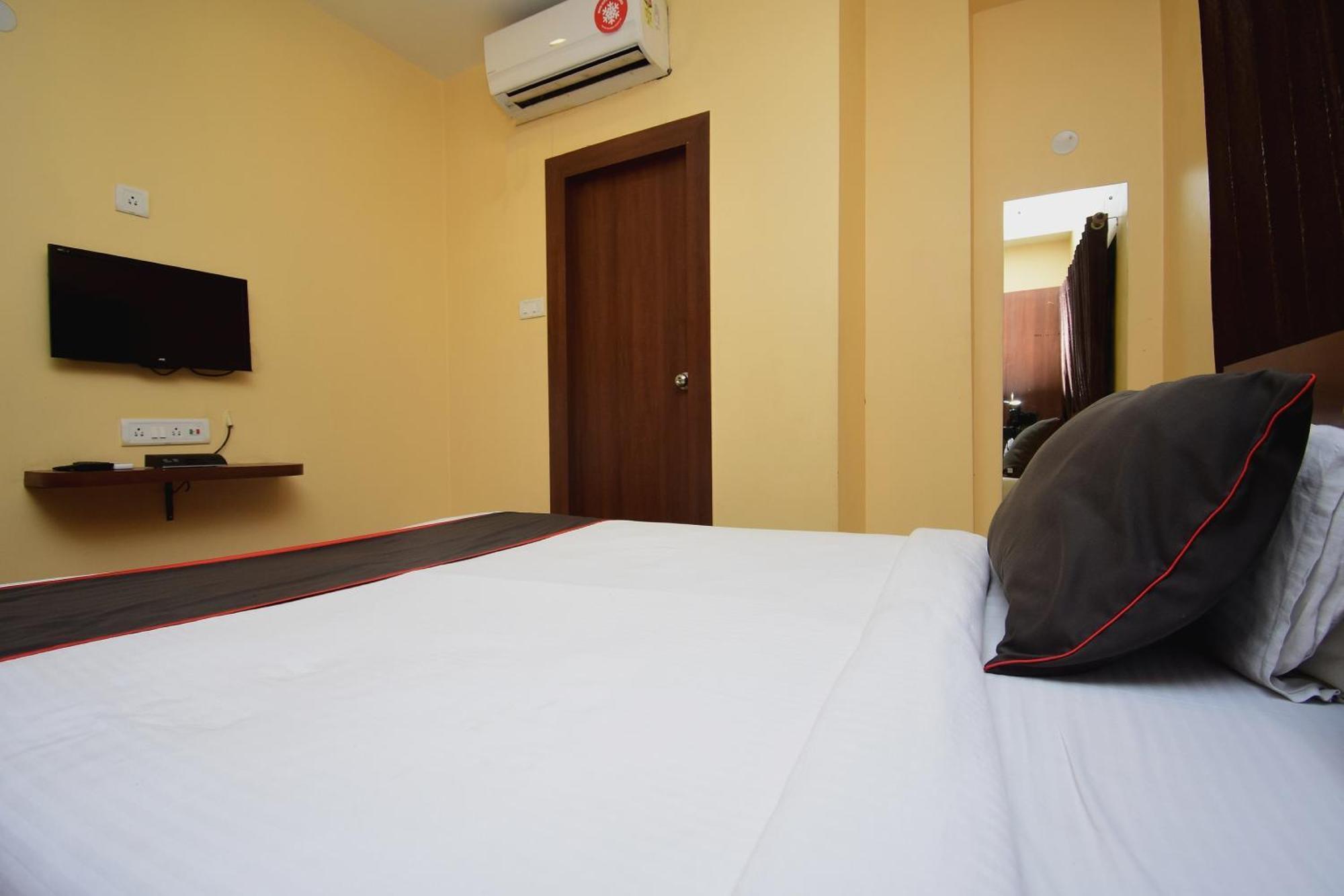 מלון Dum Dum Super Collection O Gokul Residency Near Emami City Dumdum Opposite Raja Palace מראה חיצוני תמונה