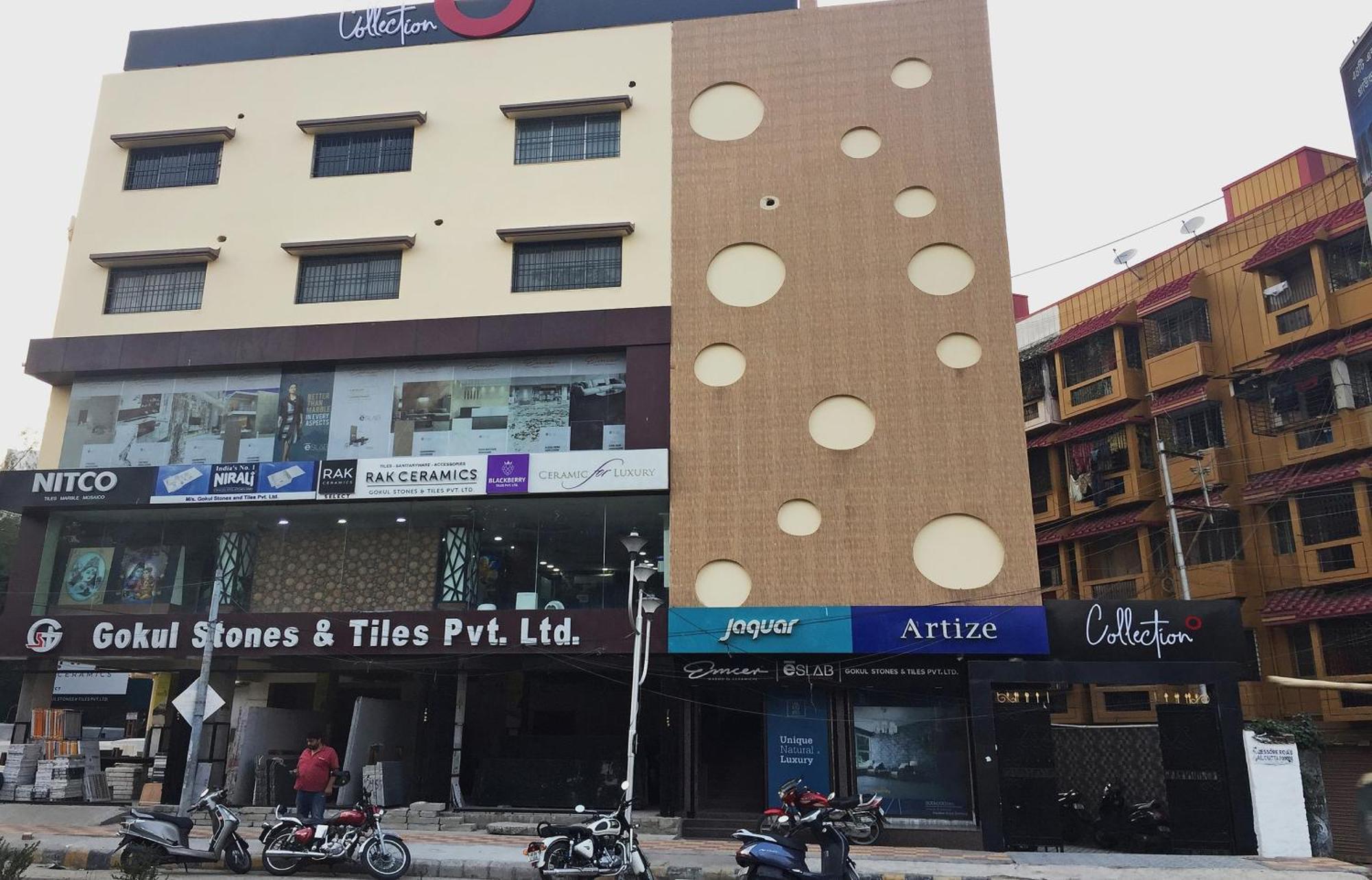 מלון Dum Dum Super Collection O Gokul Residency Near Emami City Dumdum Opposite Raja Palace מראה חיצוני תמונה