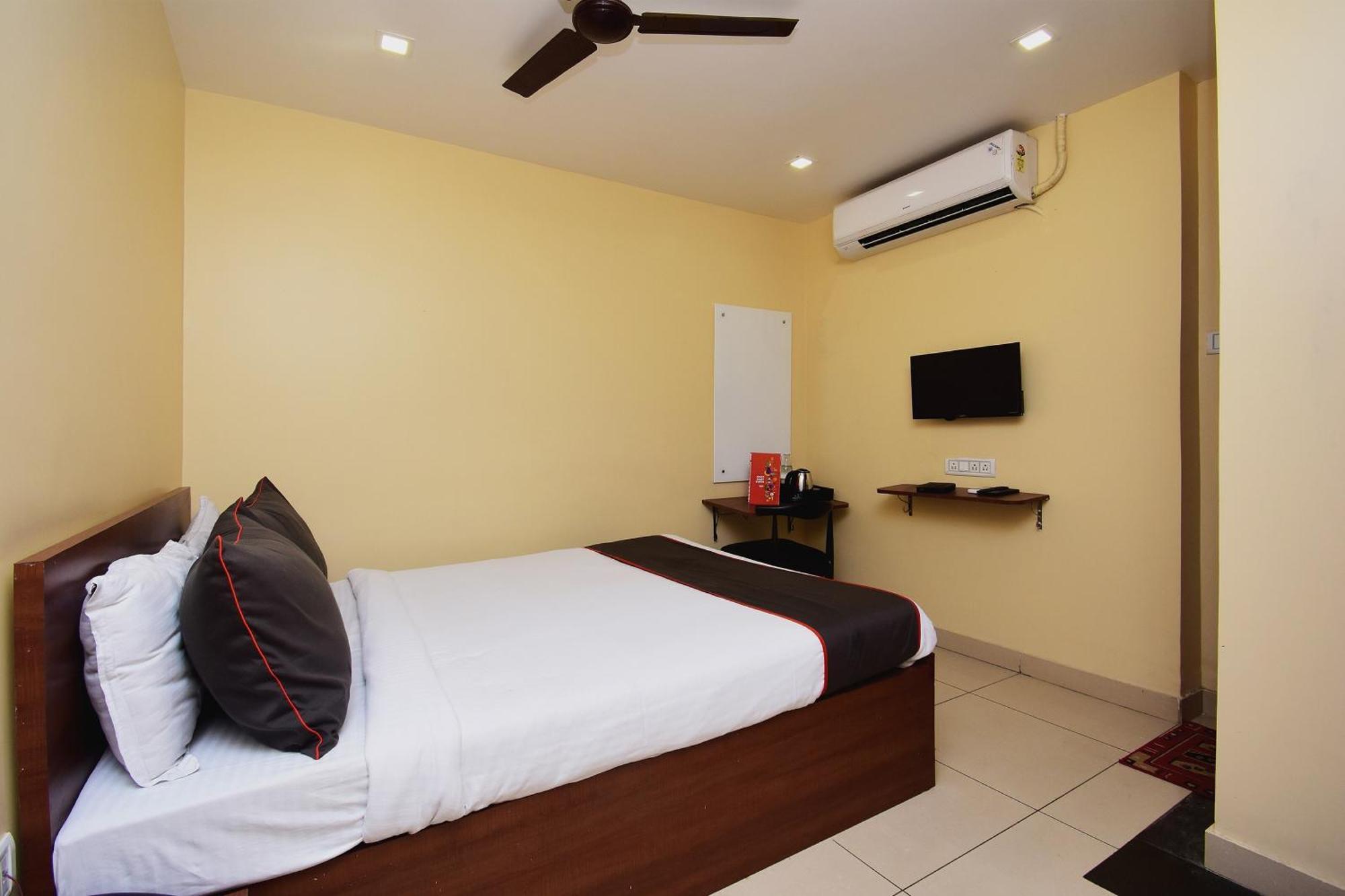 מלון Dum Dum Super Collection O Gokul Residency Near Emami City Dumdum Opposite Raja Palace מראה חיצוני תמונה