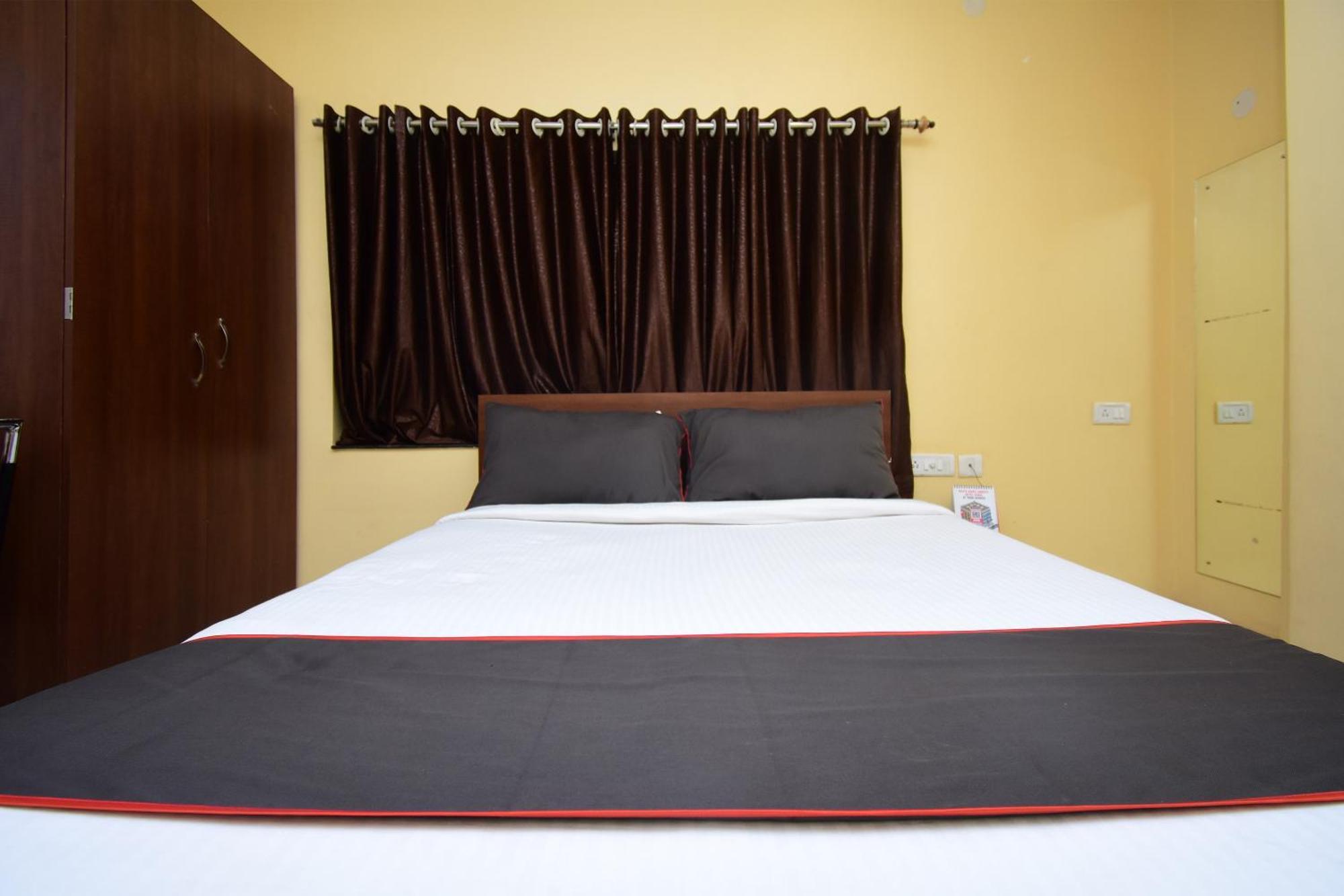 מלון Dum Dum Super Collection O Gokul Residency Near Emami City Dumdum Opposite Raja Palace מראה חיצוני תמונה