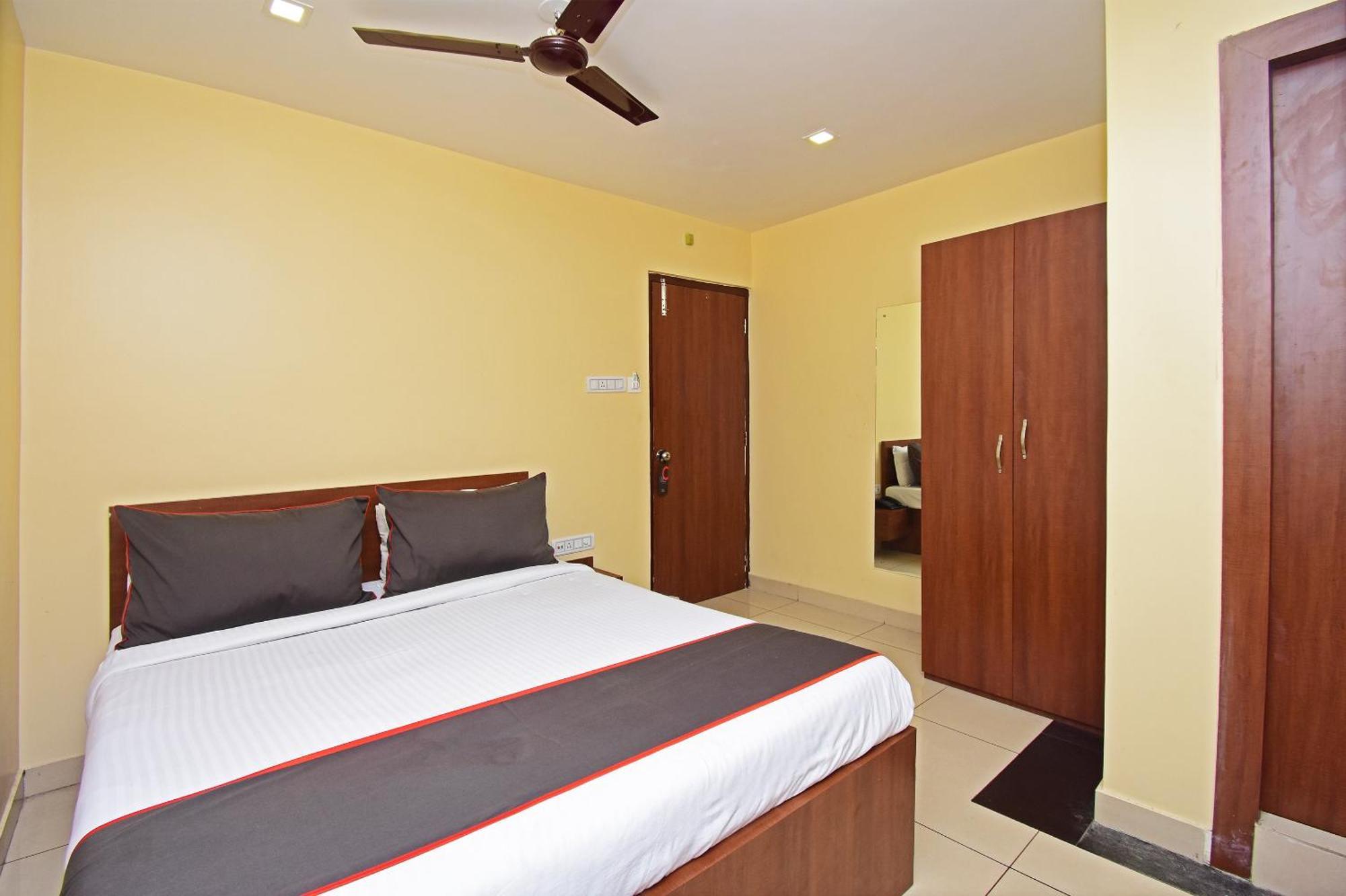 מלון Dum Dum Super Collection O Gokul Residency Near Emami City Dumdum Opposite Raja Palace מראה חיצוני תמונה